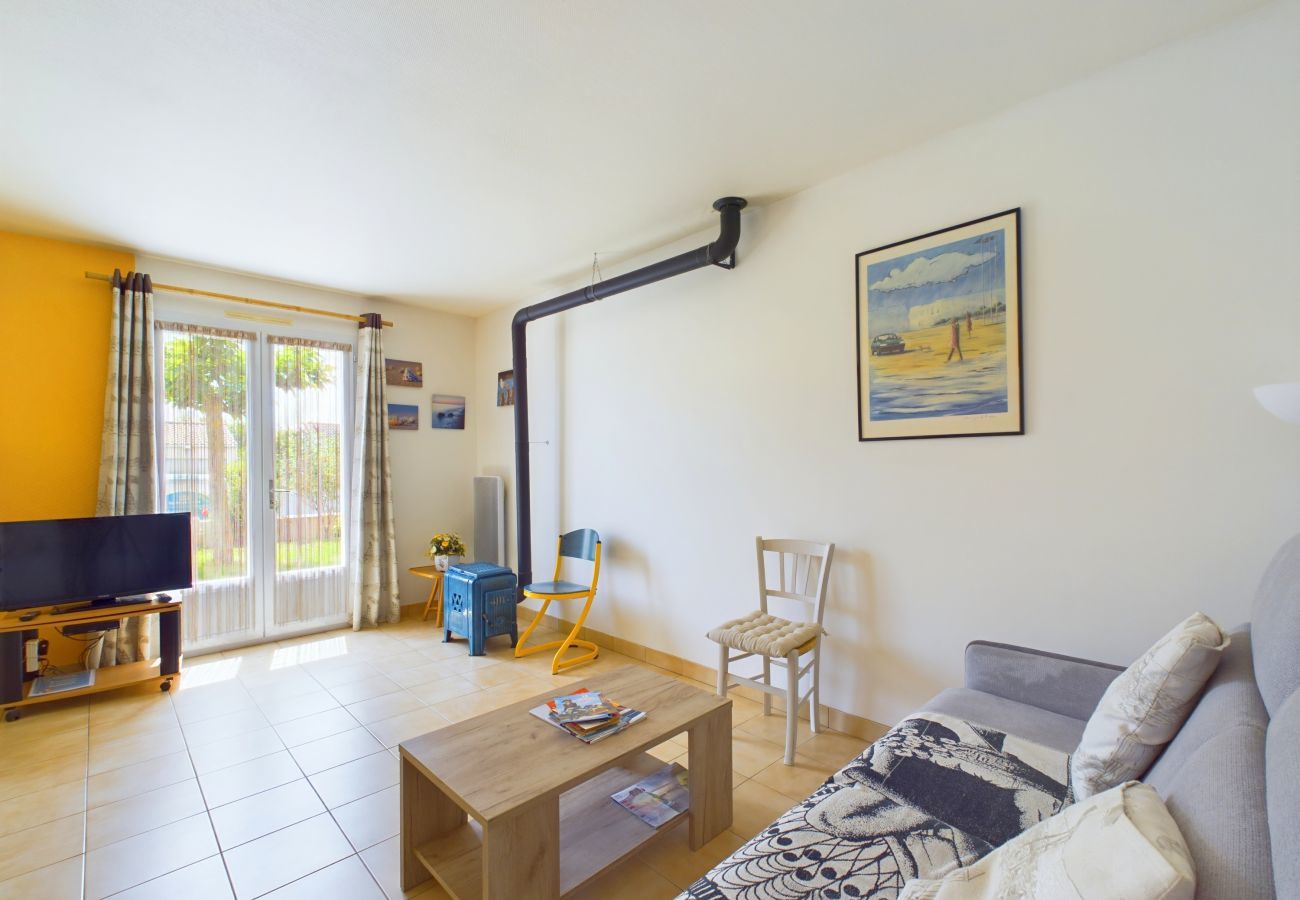 House in Le Fenouiller - House with garden - Between beach and river