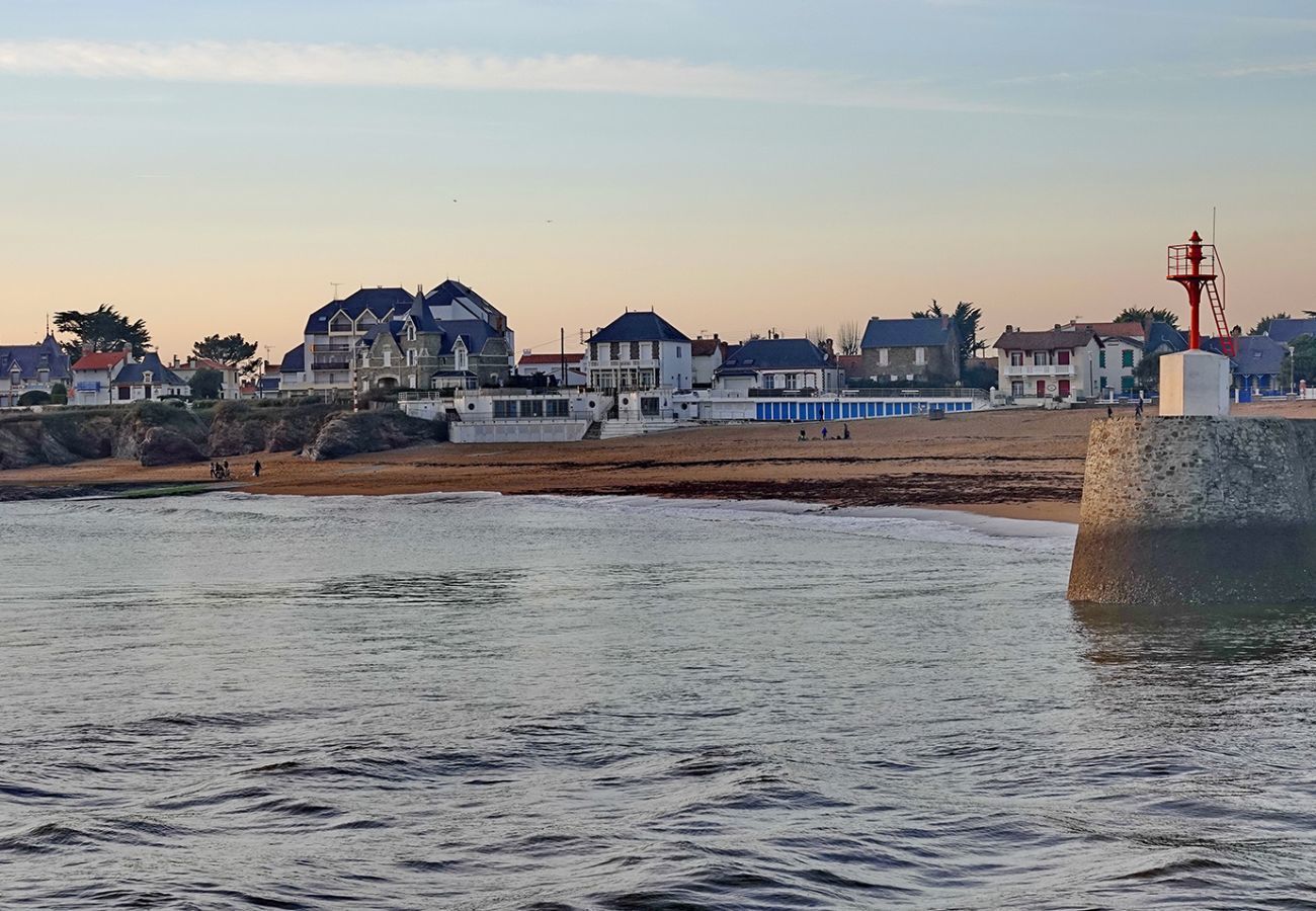 House in Saint-Gilles-Croix-de-Vie - A large holiday home for 10 close to the sea