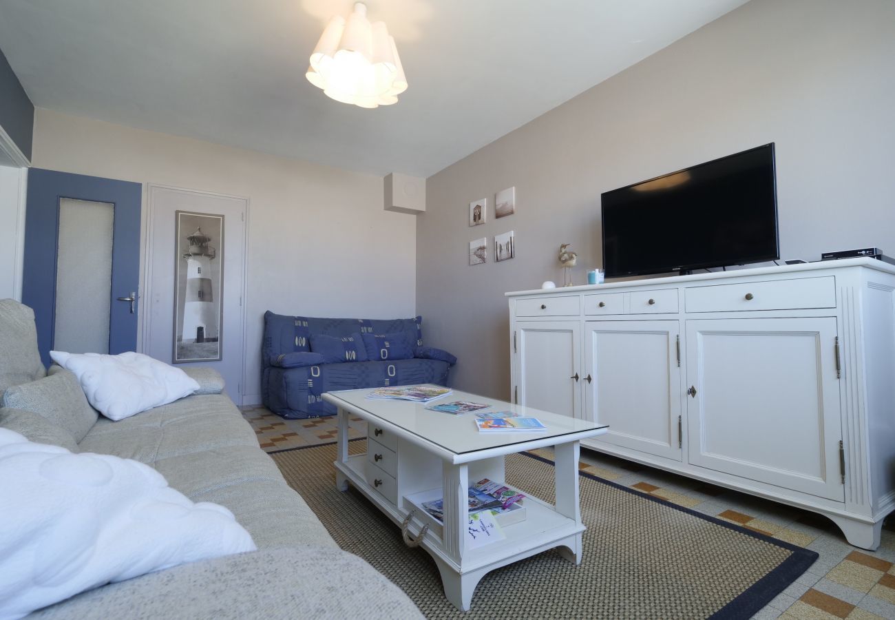 House in Saint-Gilles-Croix-de-Vie - A large holiday home for 10 close to the sea