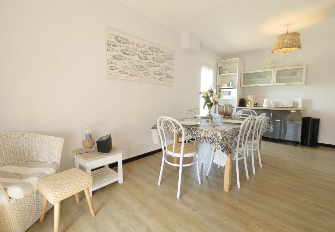House in Saint-Gilles-Croix-de-Vie - A large holiday home for 10 close to the sea