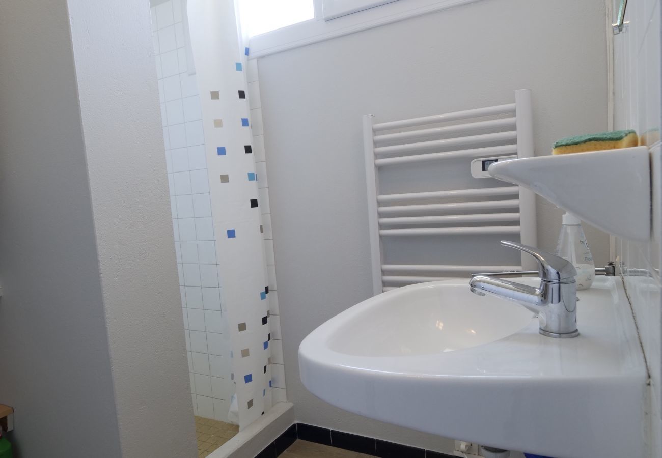 House in Saint-Gilles-Croix-de-Vie - A large holiday home for 10 close to the sea