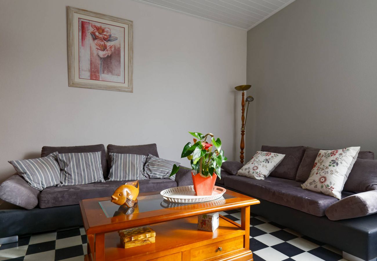 House in Beauvoir-sur-Mer - In the heart of the city, pretty house for 6 with garden