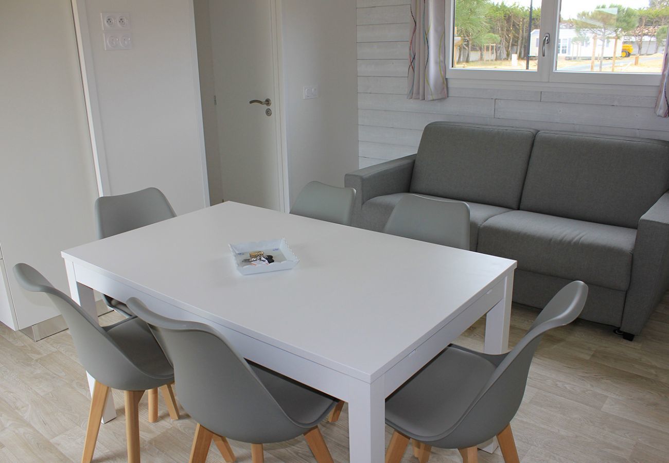 Chalet in Saint-Hilaire-de-Riez - Chalet for 6, estate with swimming pool