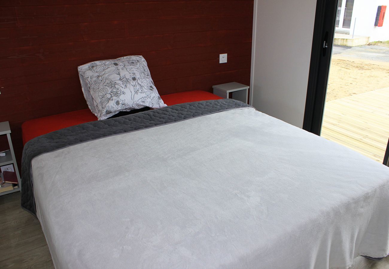 Chalet in Saint-Hilaire-de-Riez - Chalet for 6, estate with swimming pool