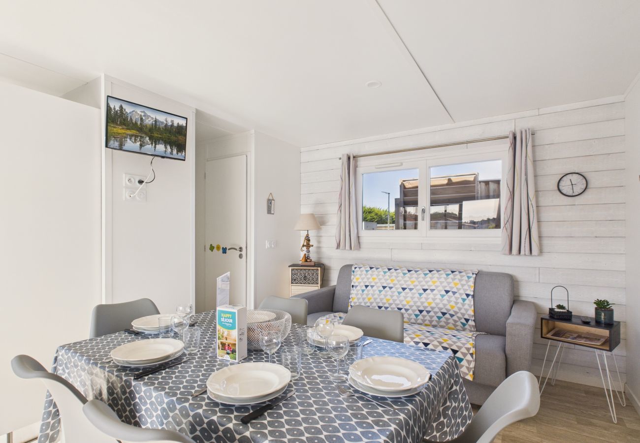 Chalet in Saint-Hilaire-de-Riez - Chalet for 6, estate with swimming pool