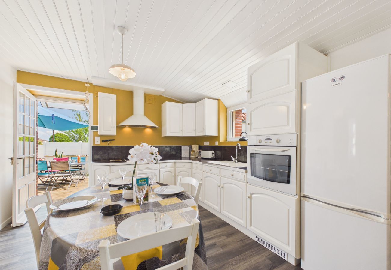House in Talmont-Saint-Hilaire - Holidays for 6 in Talmont St Hilaire