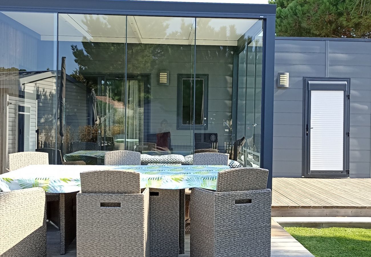 Chalet in Saint-Hilaire-de-Riez - Pretty chalet for 6, residence with swimming pool