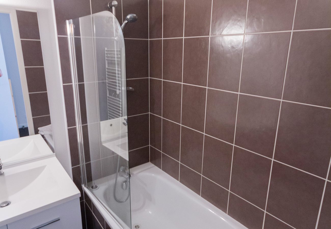 Terraced House in Talmont-Saint-Hilaire - A small house in the Vendée, with access to the swimming pool