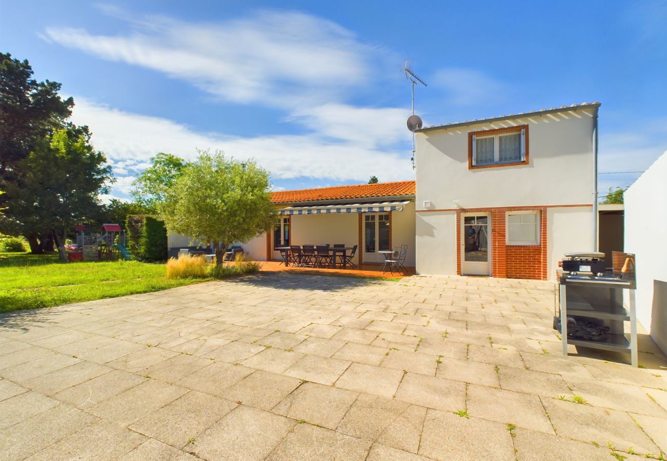 House in Brem-sur-Mer - Brem sur Mer - Large house for 9- 4 bedrooms