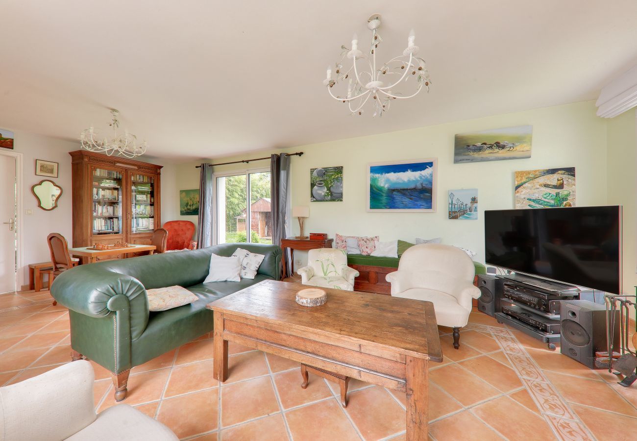 House in Arzon - House with garden for 10 - 600m from the beach