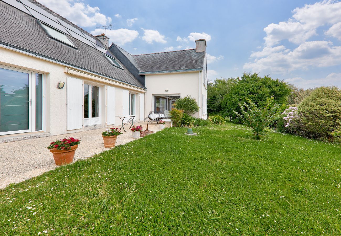 House in Arzon - House with garden for 10 - 600m from the beach