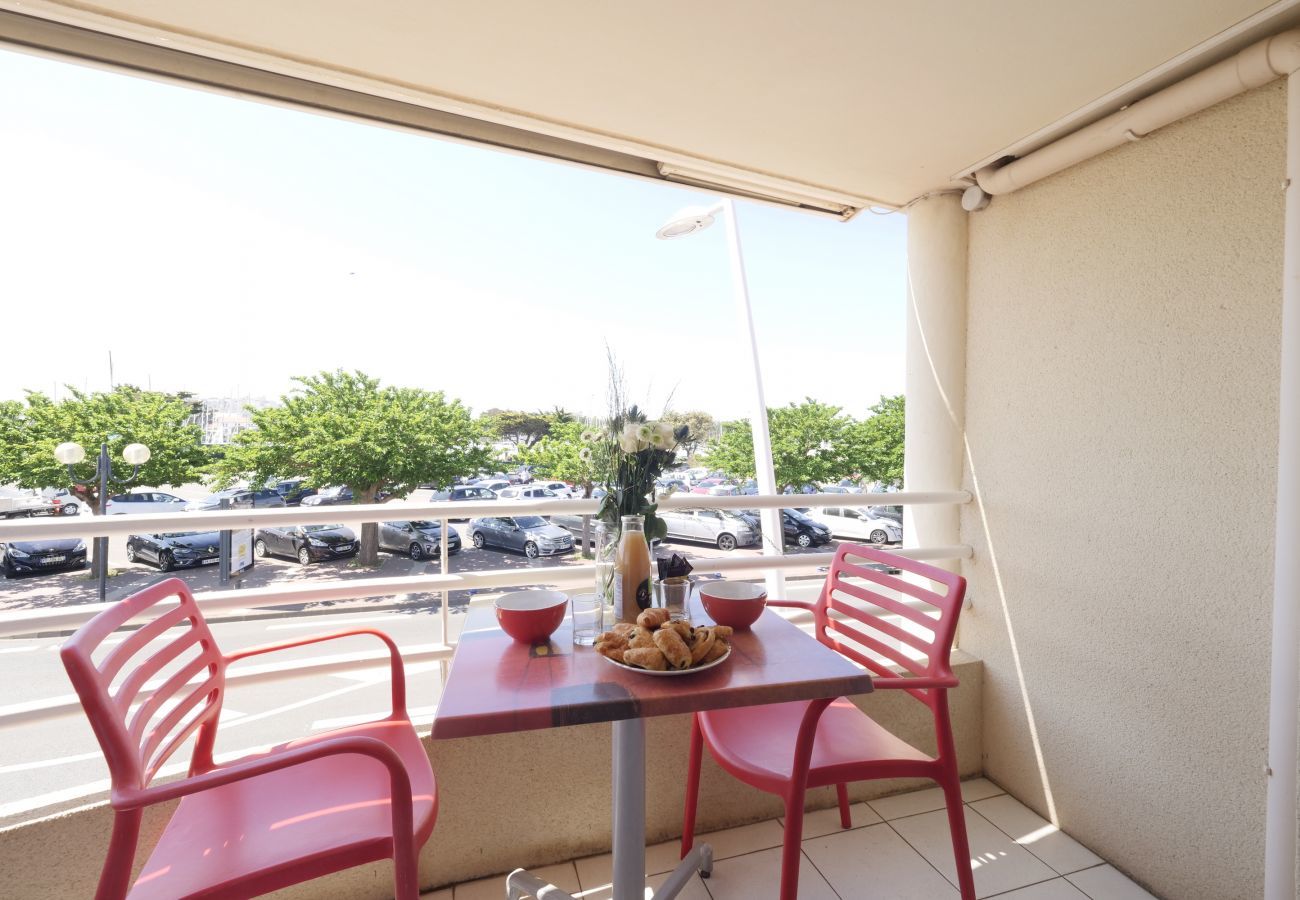Apartment in Saint-Gilles-Croix-de-Vie - An apartment for 4 on the marina of St-Gilles