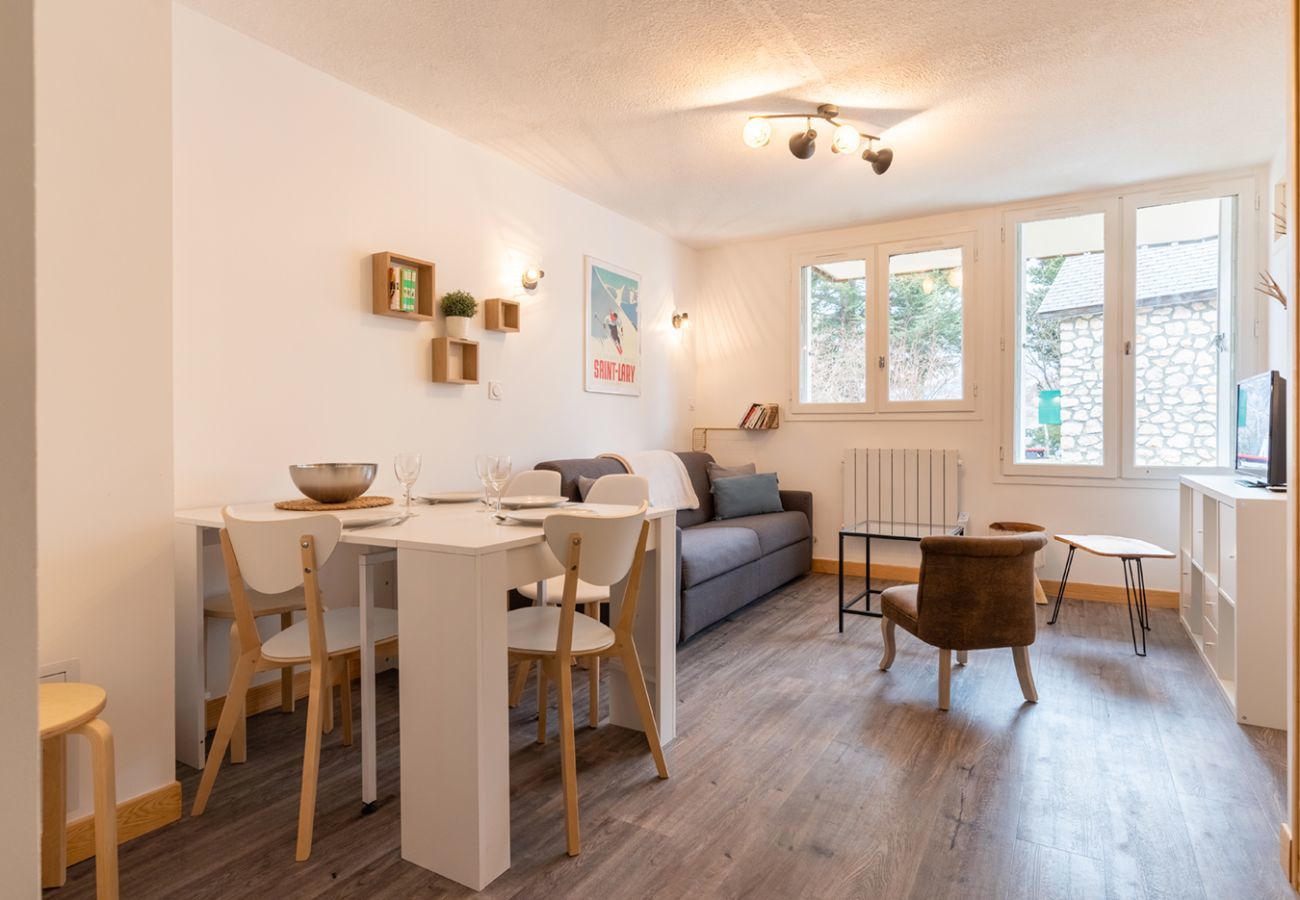 Apartment in Adervielle-Pouchergues - Séjour ski pour 6 à 200m des pistes