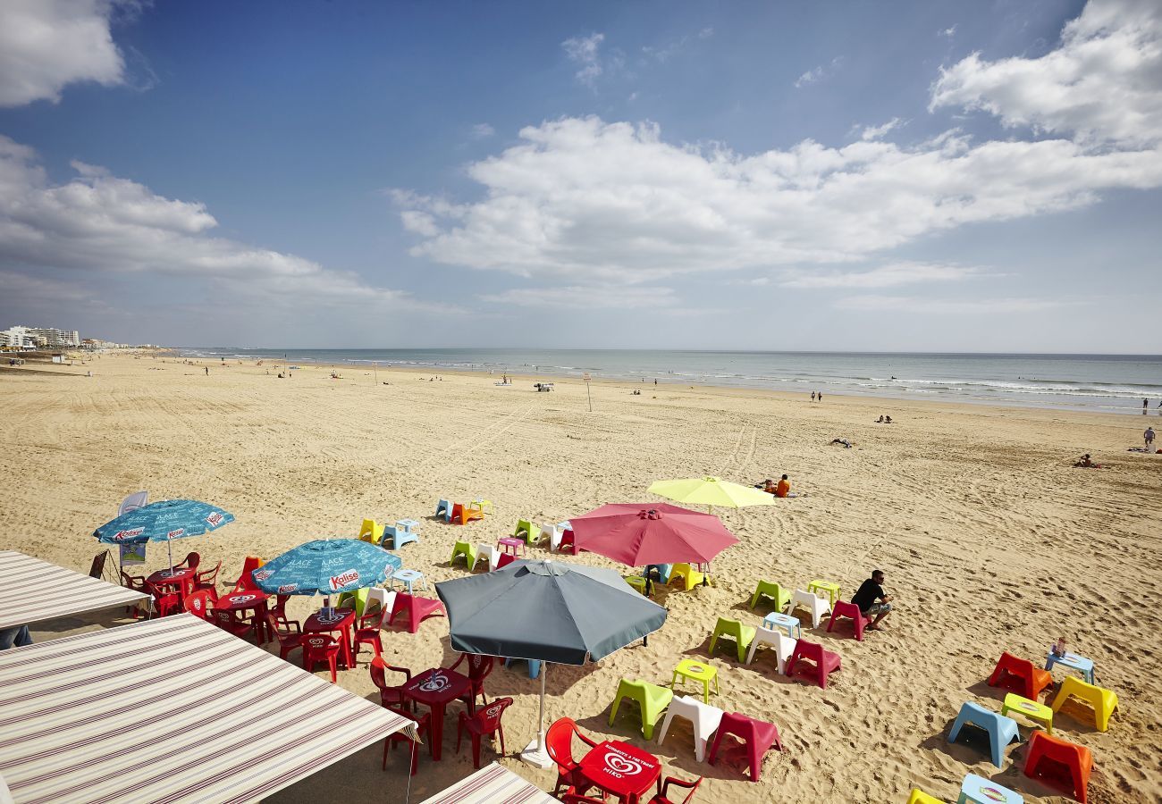 Apartment in Saint-Jean-de-Monts - Apartment for 4 - Beach 250m away in St Jean de Monts