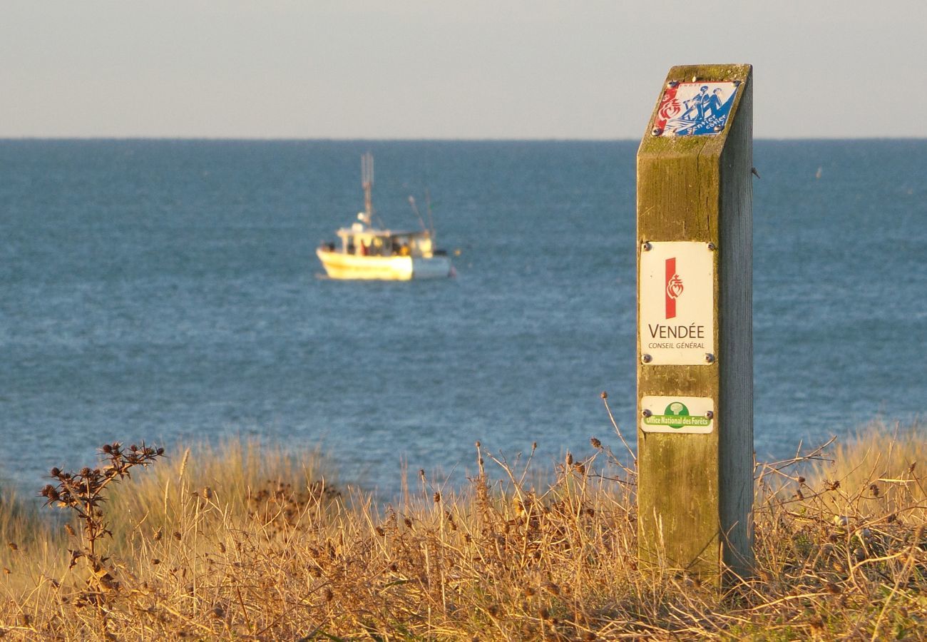 Apartment in Saint-Jean-de-Monts - Apartment for 4 - Beach 250m away in St Jean de Monts