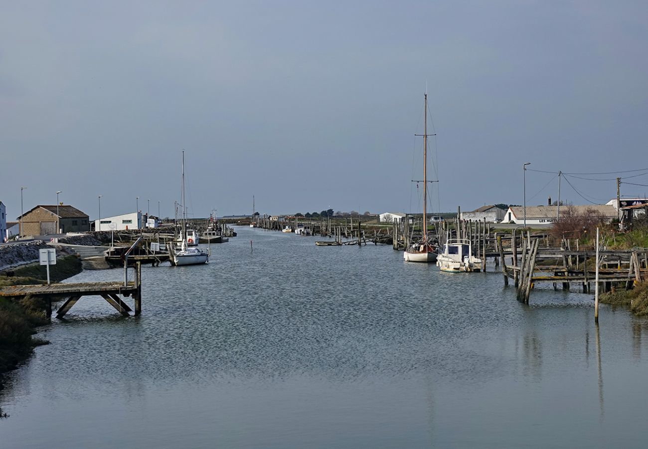 Apartment in Saint-Jean-de-Monts - Apartment for 4 - Beach 250m away in St Jean de Monts