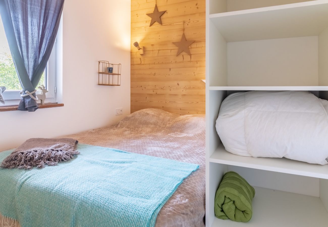 Apartment in Genos - Les Gourgs Blancs - 80m from the slopes - 6persons