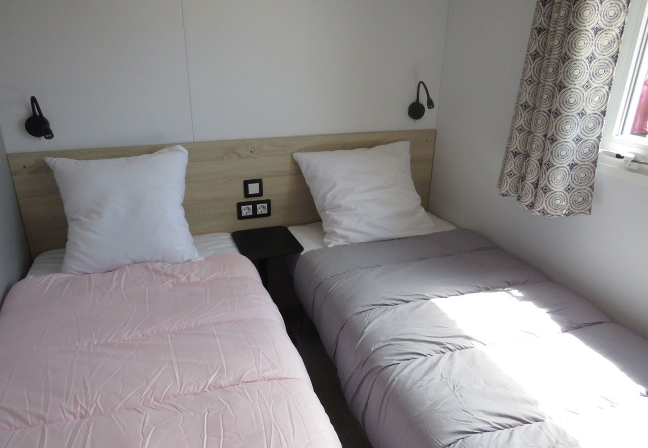 Chalet in Saint-Hilaire-de-Riez - Residence with swimming pool, chalet for 6