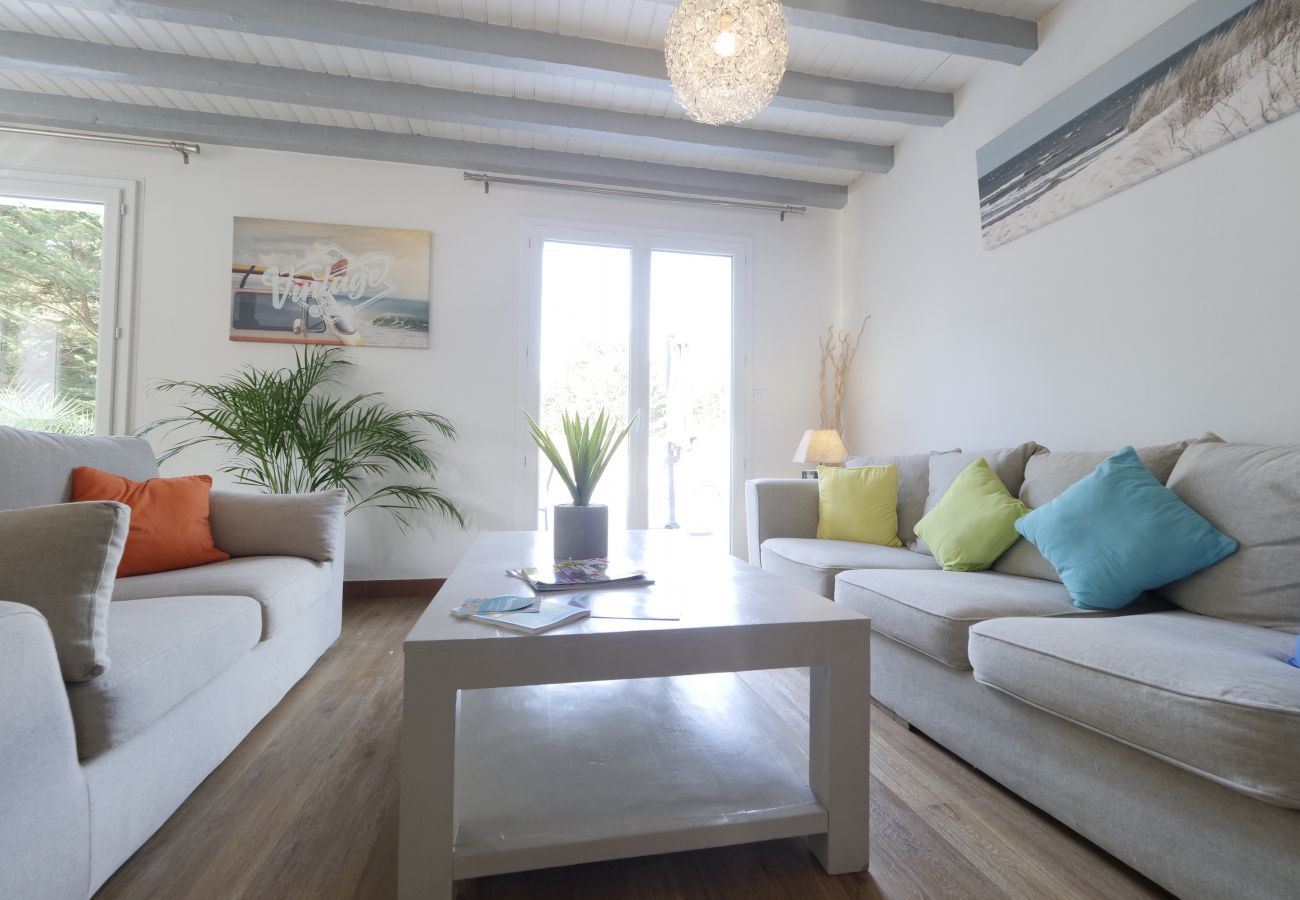 House in Saint-Jean-de-Monts -  Villa with pool for 8
