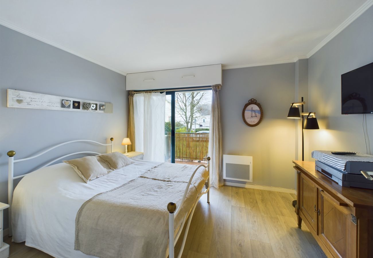 Apartment in Le Pouliguen - 850m from the beach, flat for 4
