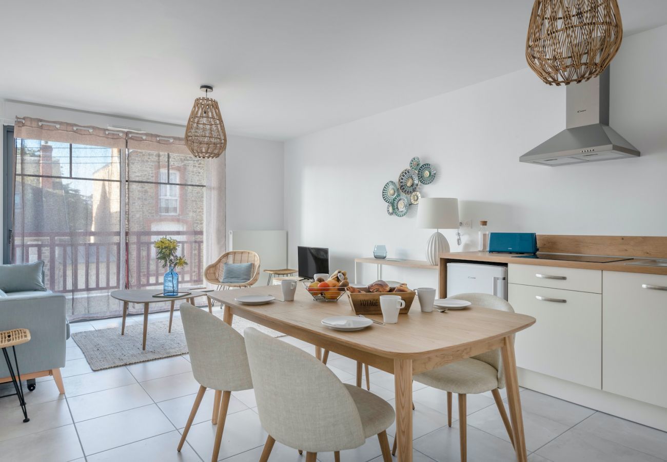 Apartment in Pléneuf-Val-André - 50m from the beach, seview flat for 6