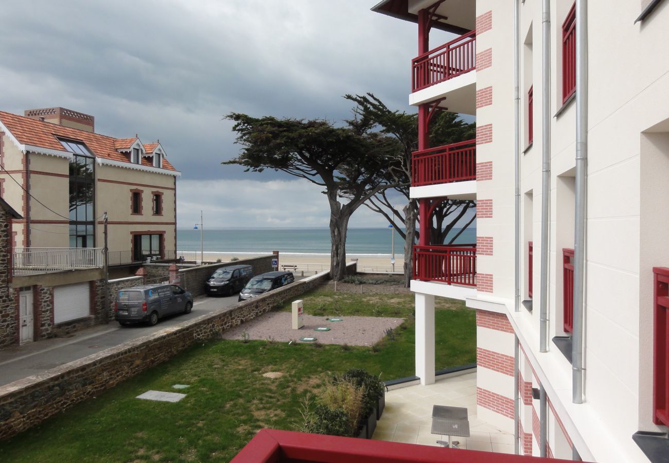 Apartment in Pléneuf-Val-André - 50m from the beach, seview flat for 6