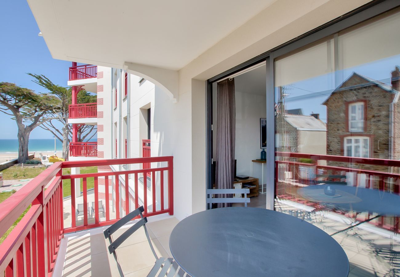 Apartment in Pléneuf-Val-André - 50m from the beach, seview flat for 6