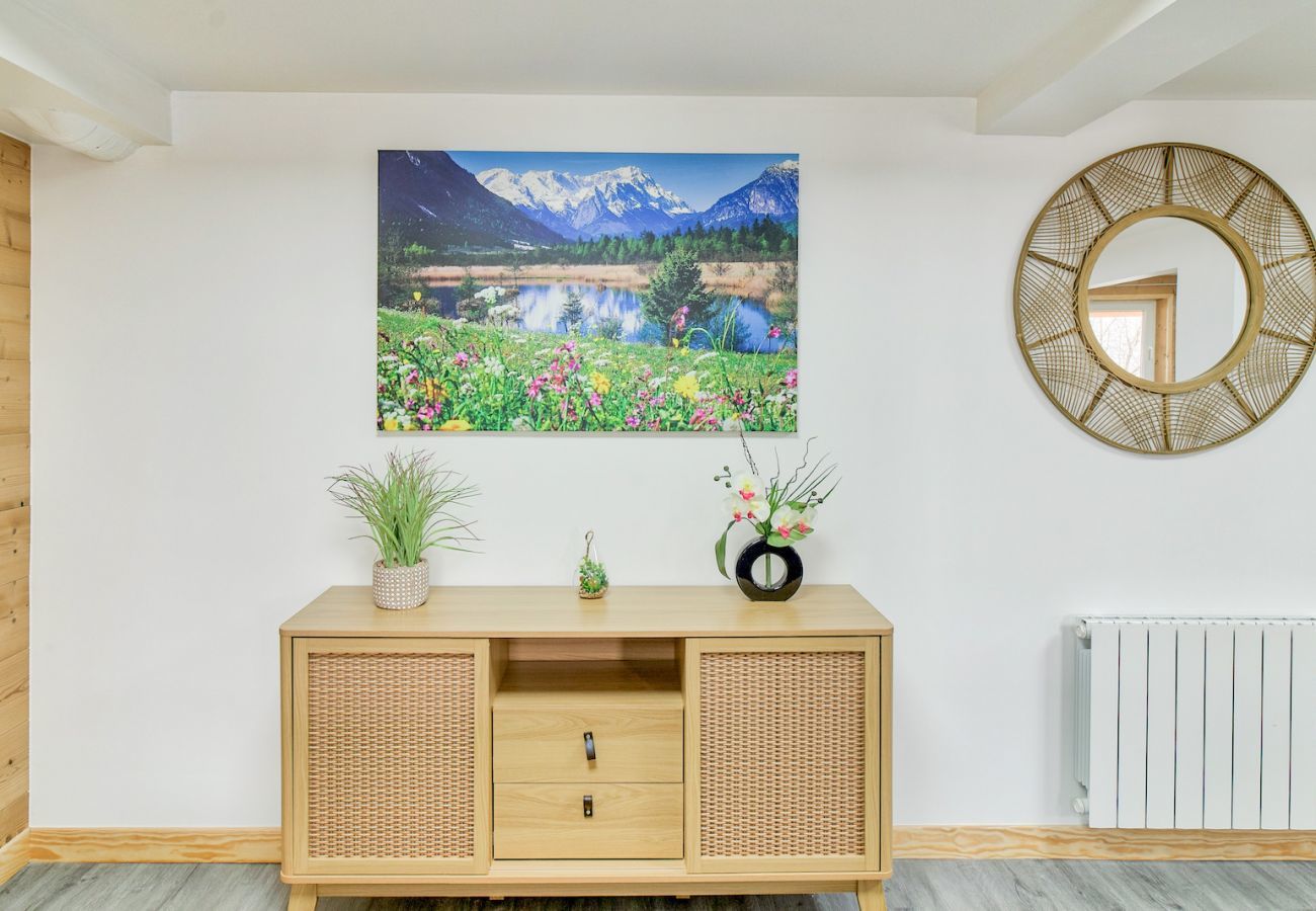 Apartment in Genos - 80m from the slopes, great flat for 15