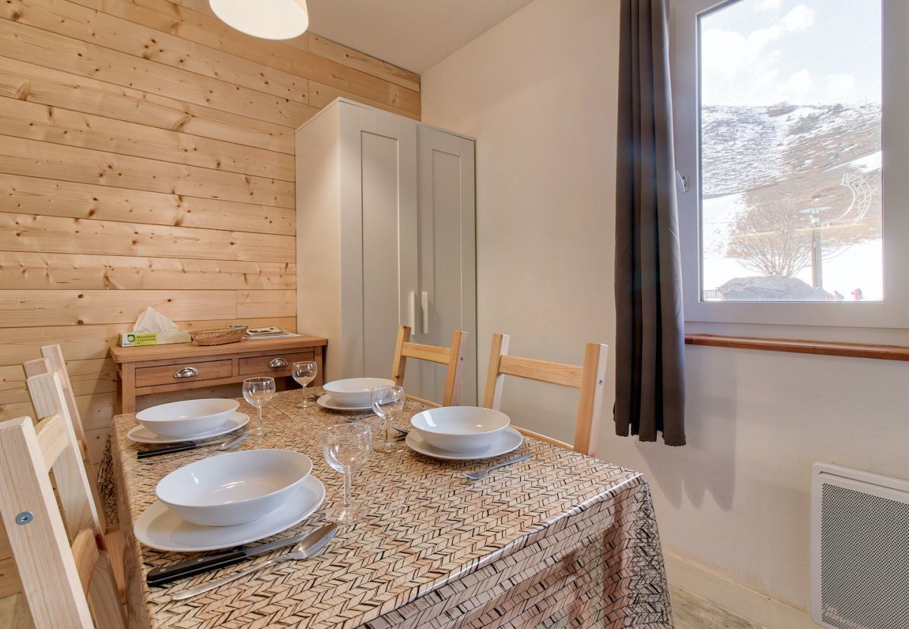Apartment in Genos - Residence Les Gourgs Blancs - 80m from the slopes