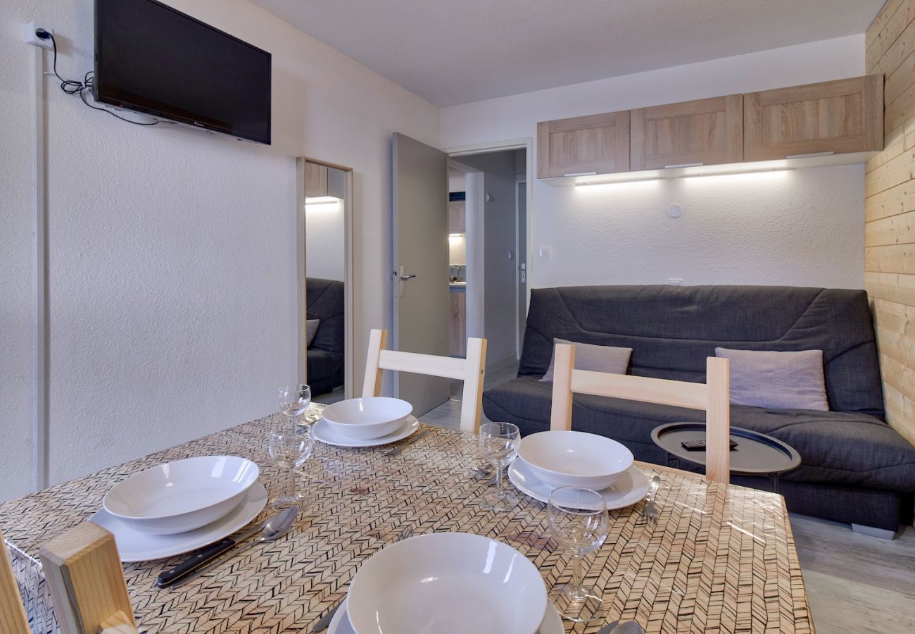 Apartment in Genos - Residence Les Gourgs Blancs - 80m from the slopes