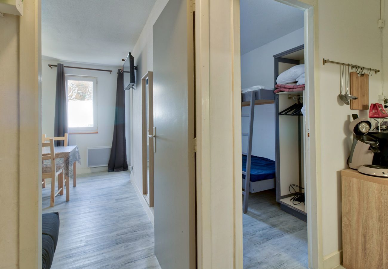 Apartment in Genos - Residence Les Gourgs Blancs - 80m from the slopes