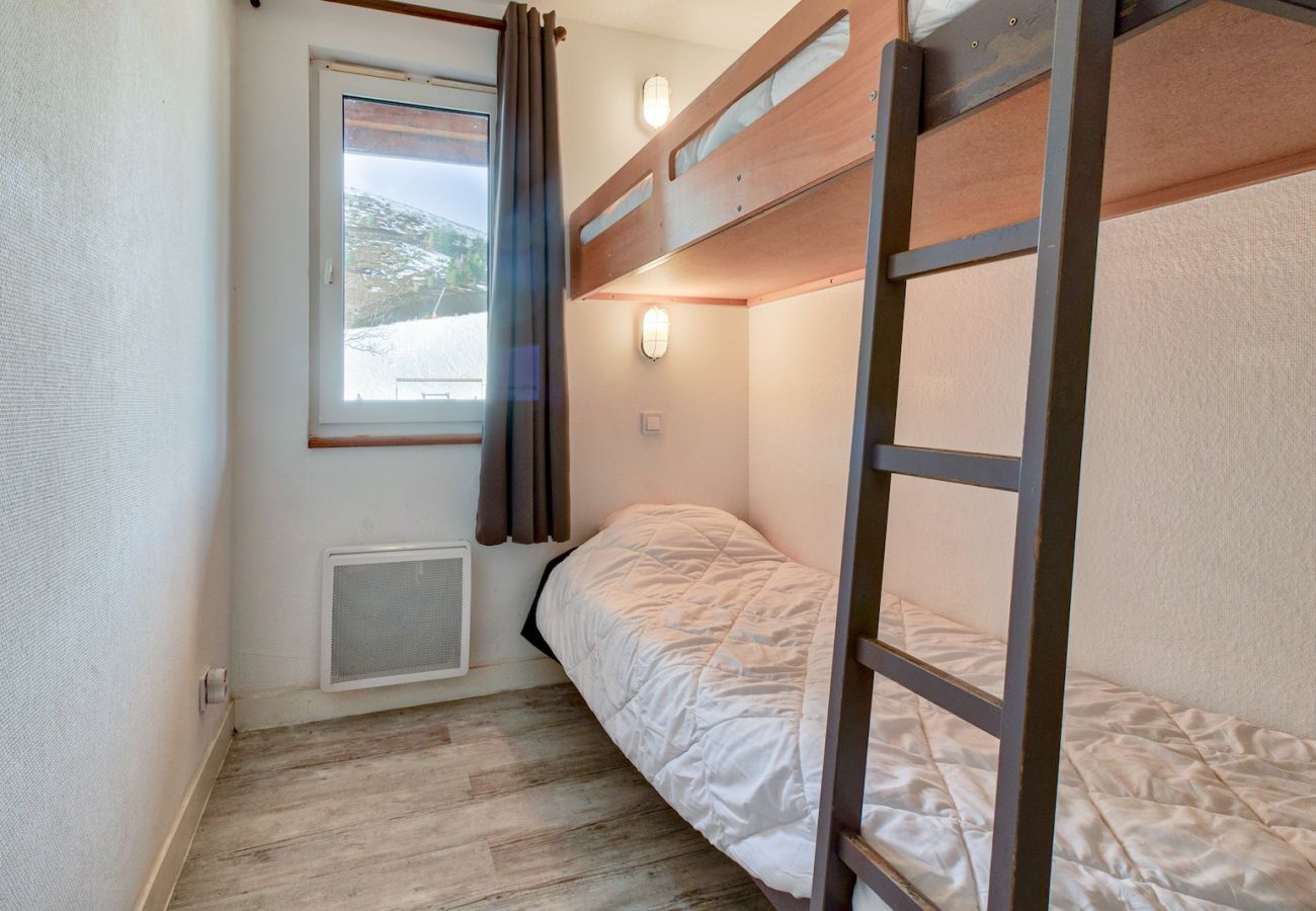 Apartment in Genos - Residence Les Gourgs Blancs - 80m from the slopes