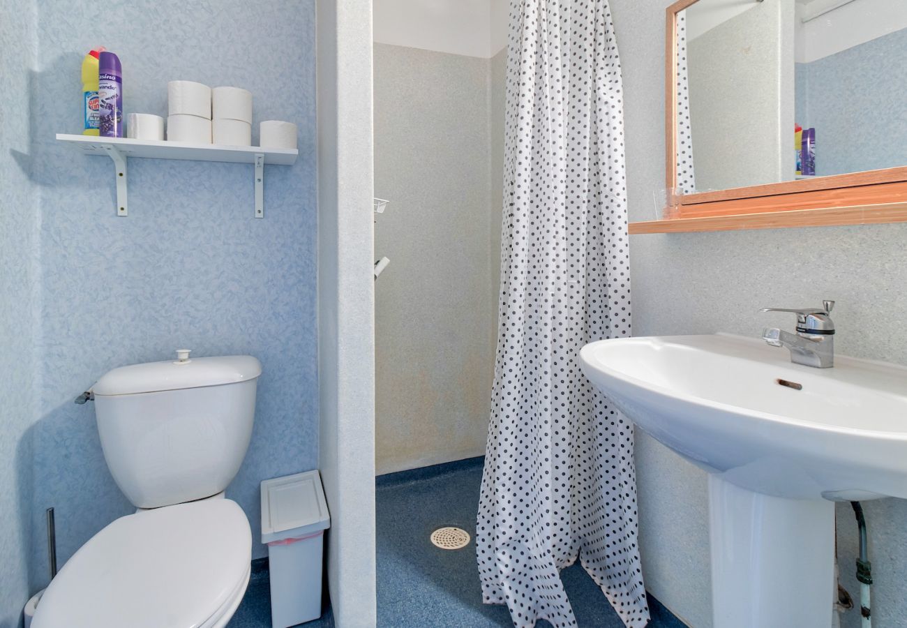 Apartment in Genos - Residence Les Gourgs Blancs - 80m from the slopes