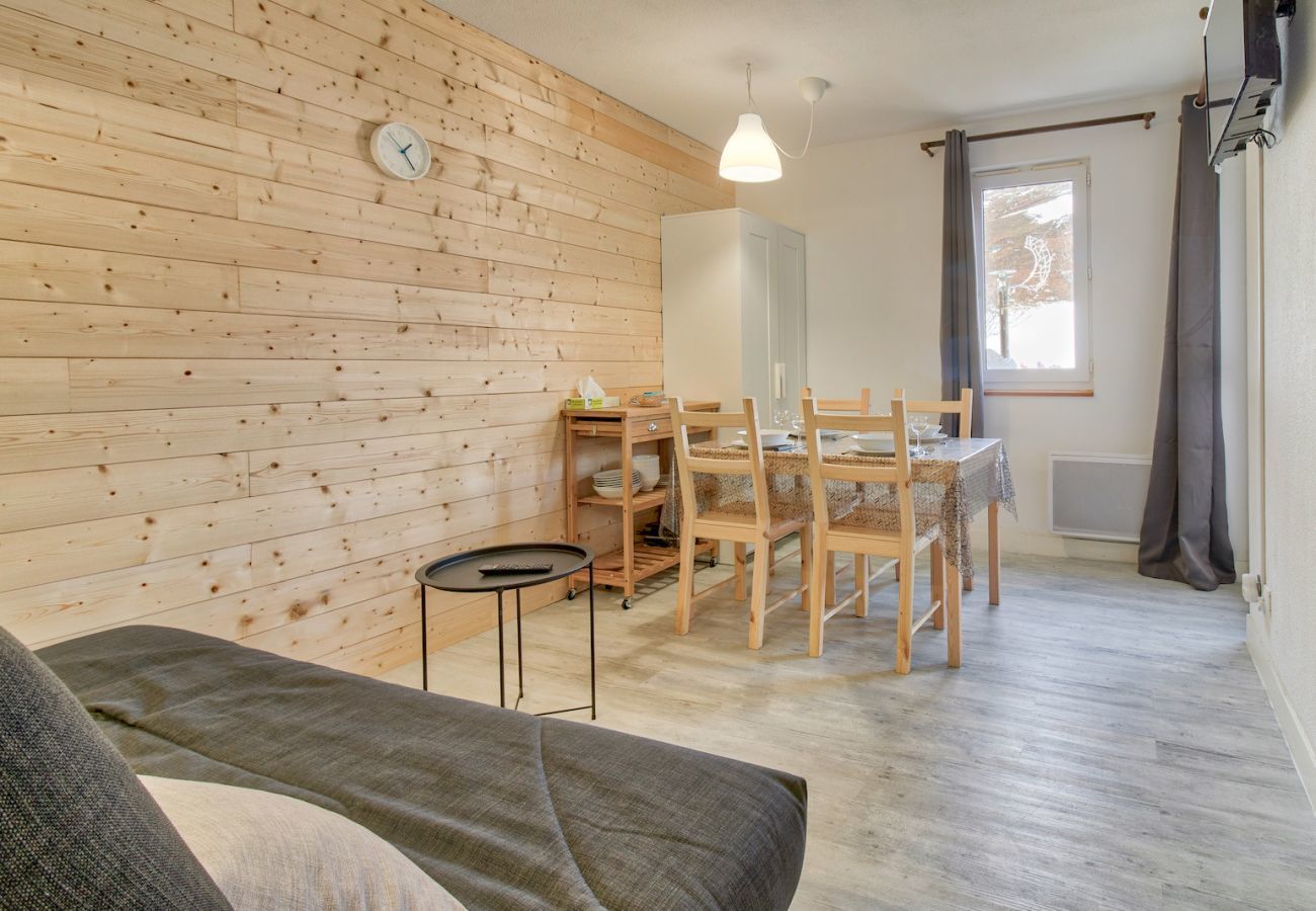 Apartment in Genos - Residence Les Gourgs Blancs - 80m from the slopes