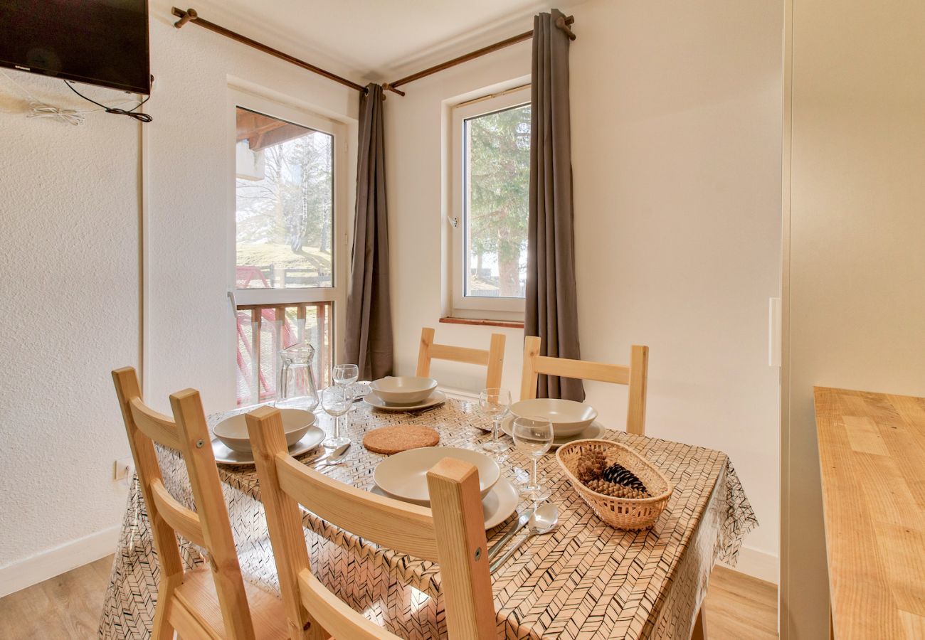 Apartment in Genos - Direct access to the slopes - flat for 4