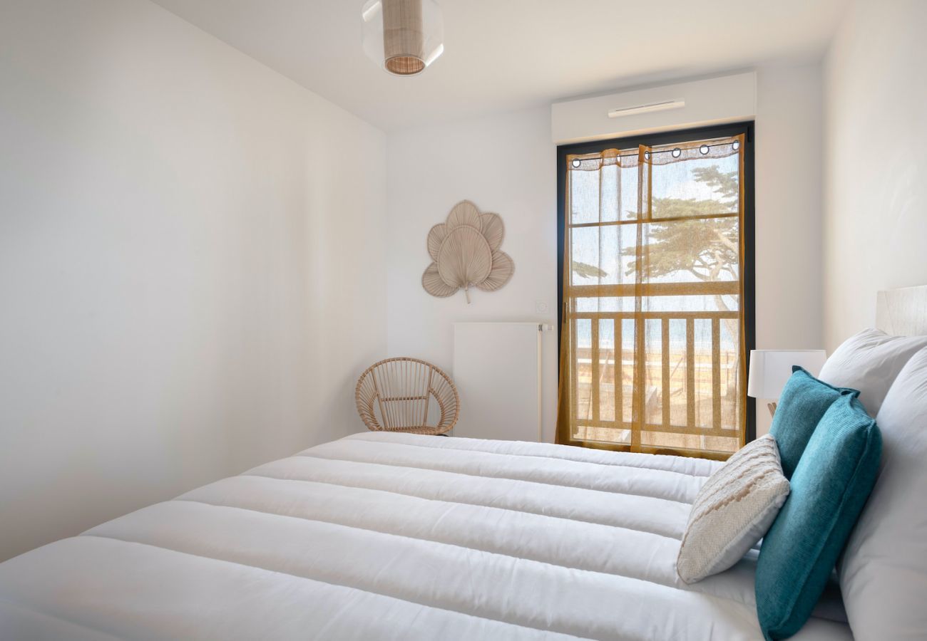 Apartment in Pléneuf-Val-André - Beautiful seafront flat for 2