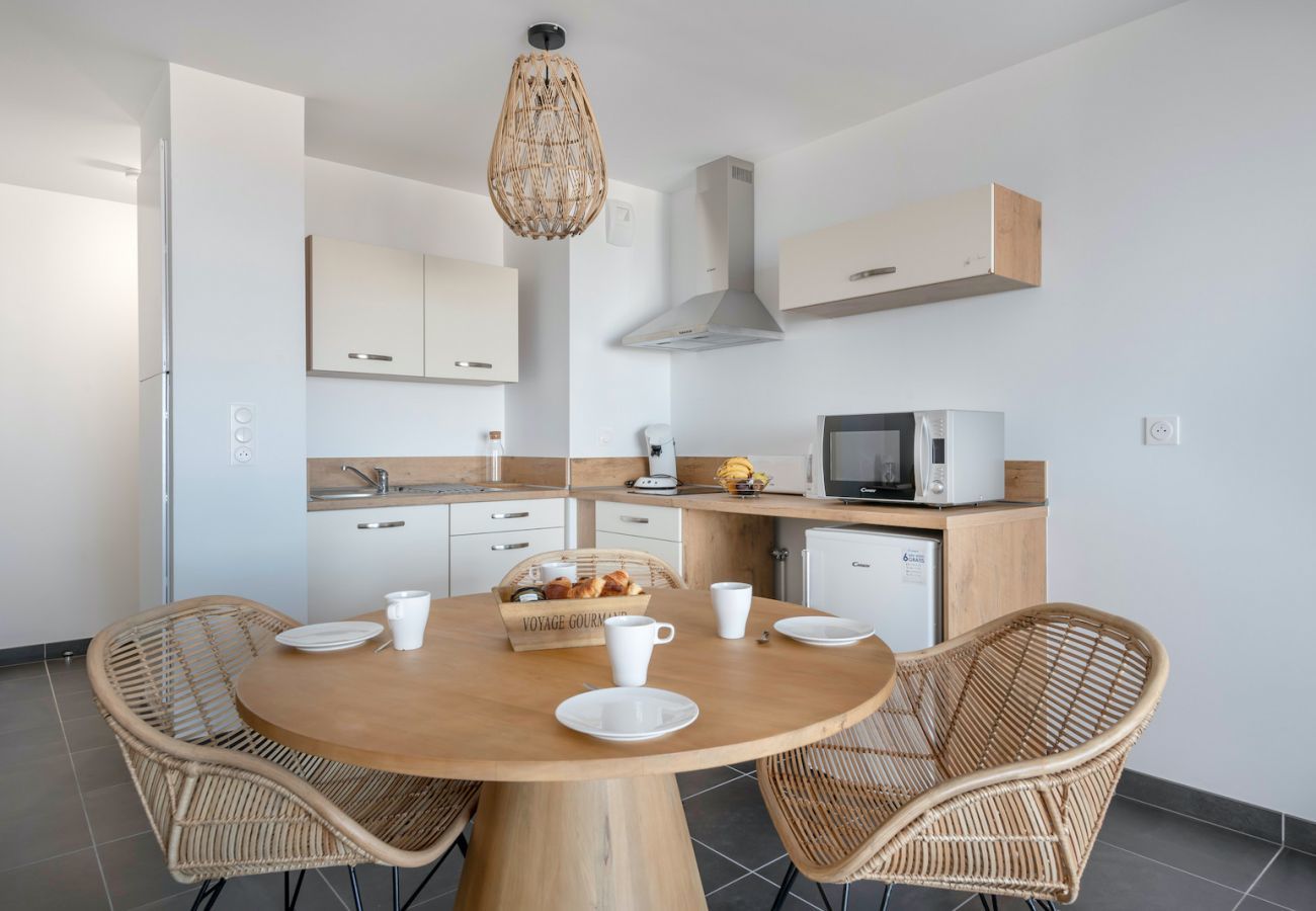 Apartment in Pléneuf-Val-André - Beautiful seafront flat for 2