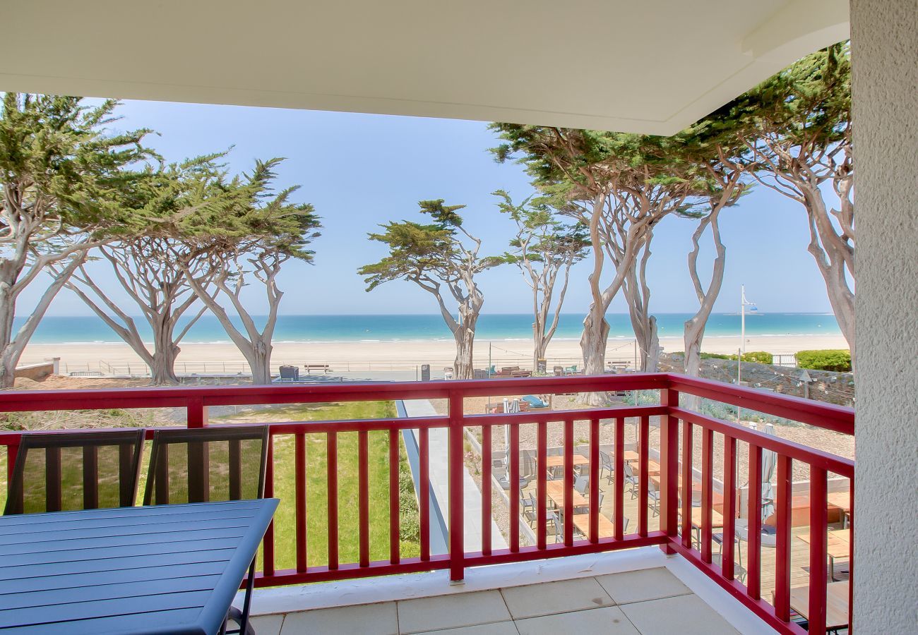 Apartment in Pléneuf-Val-André - Beautiful seafront flat for 2