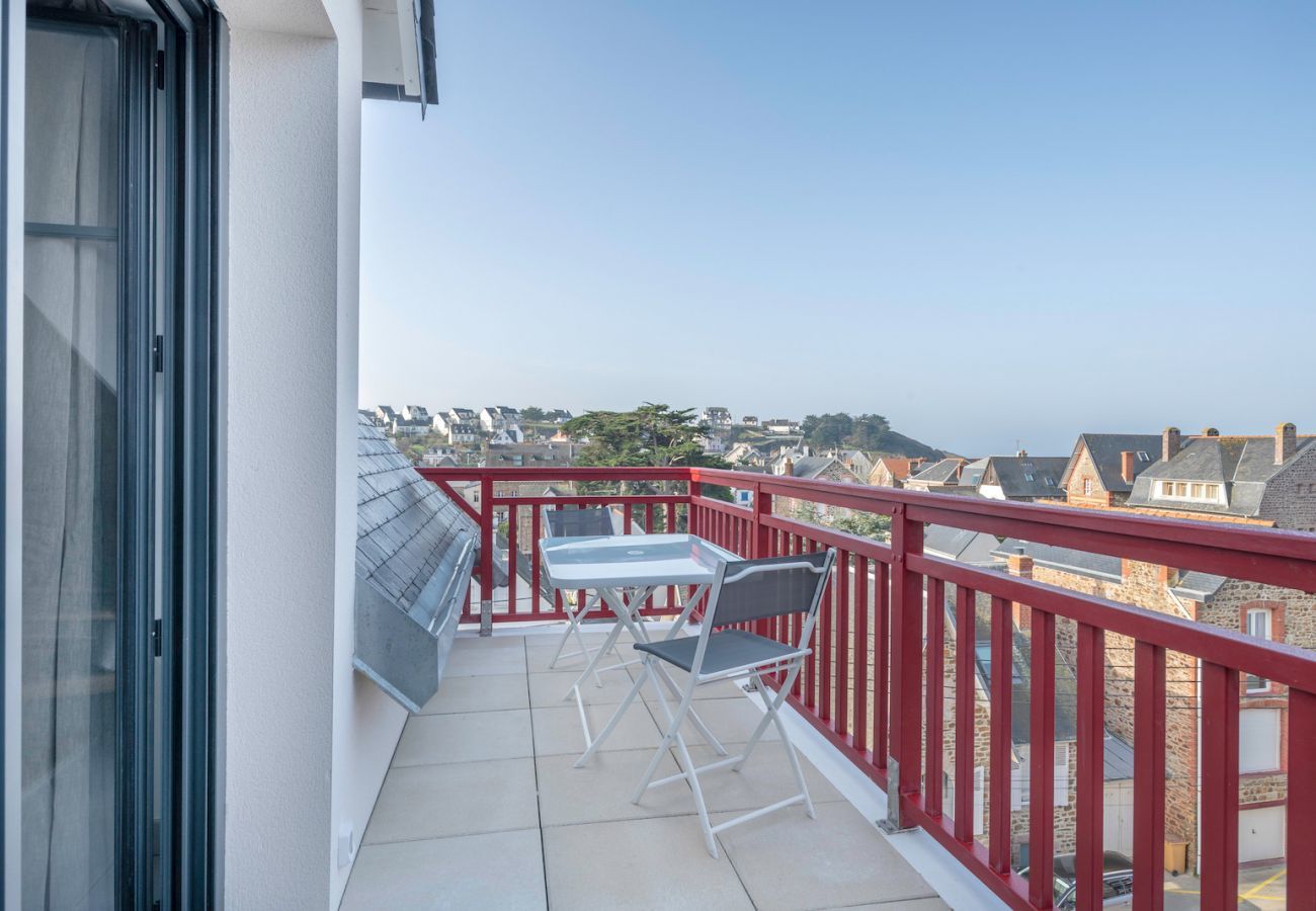 Apartment in Pléneuf-Val-André - Charming flat on the embankment of Pléneuf