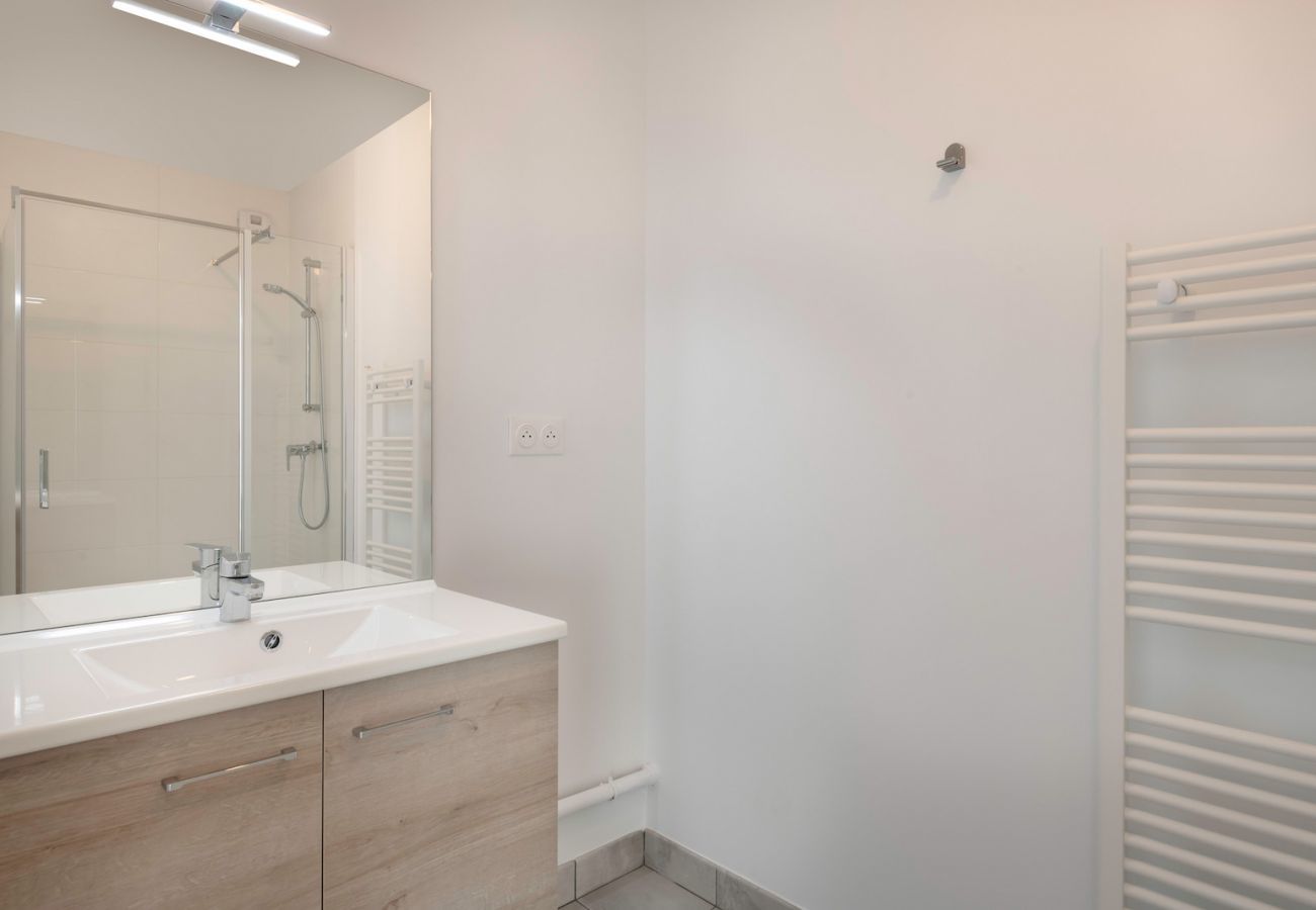 Apartment in Pléneuf-Val-André - 50m from the beach, beautiful roof flat