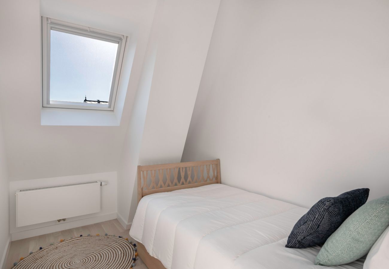 Apartment in Pléneuf-Val-André - 50m from the beach, beautiful roof flat