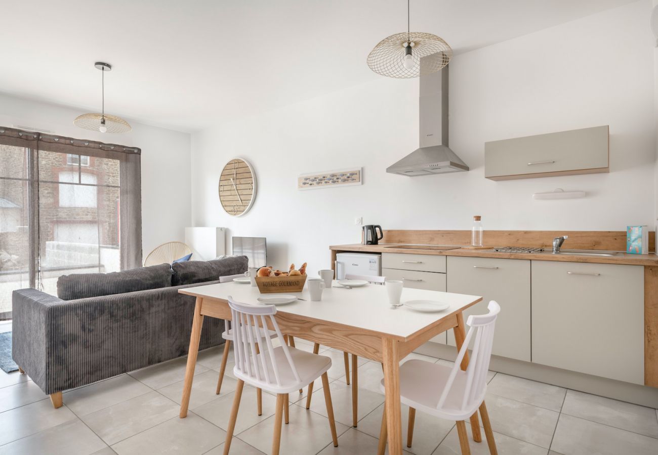 Apartment in Pléneuf-Val-André - 50m from the beach, nice flat for 4