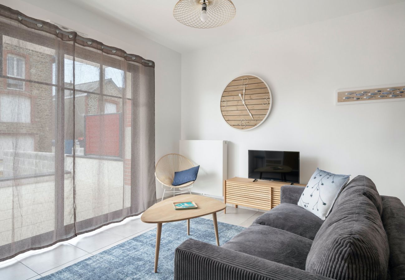 Apartment in Pléneuf-Val-André - 50m from the beach, nice flat for 4