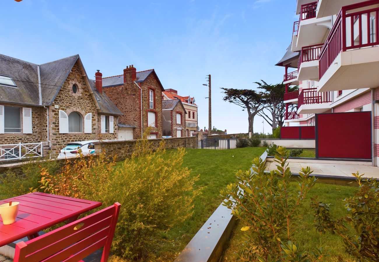 Apartment in Pléneuf-Val-André - 50m from the beach, nice flat for 6