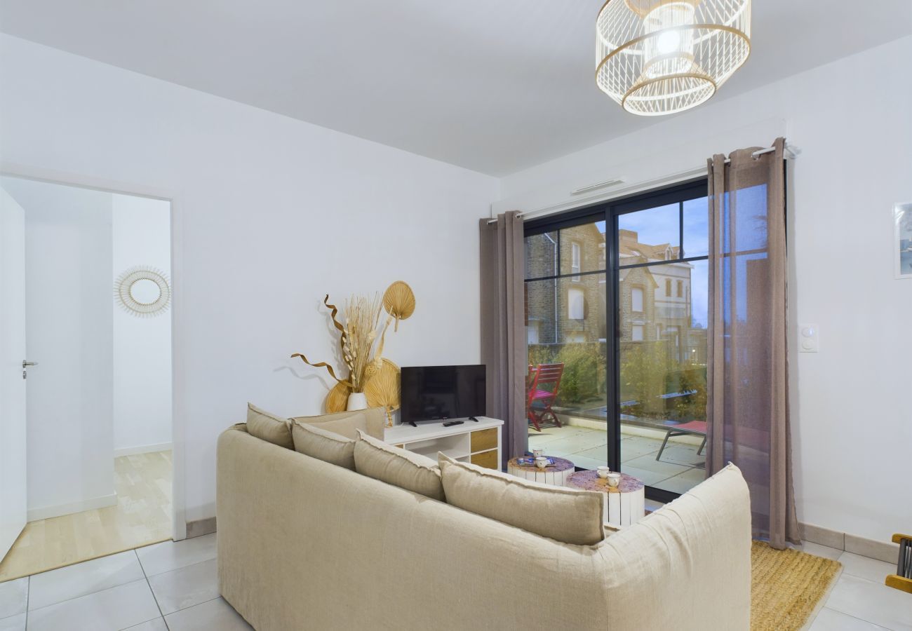 Apartment in Pléneuf-Val-André - 50m from the beach, nice flat for 6
