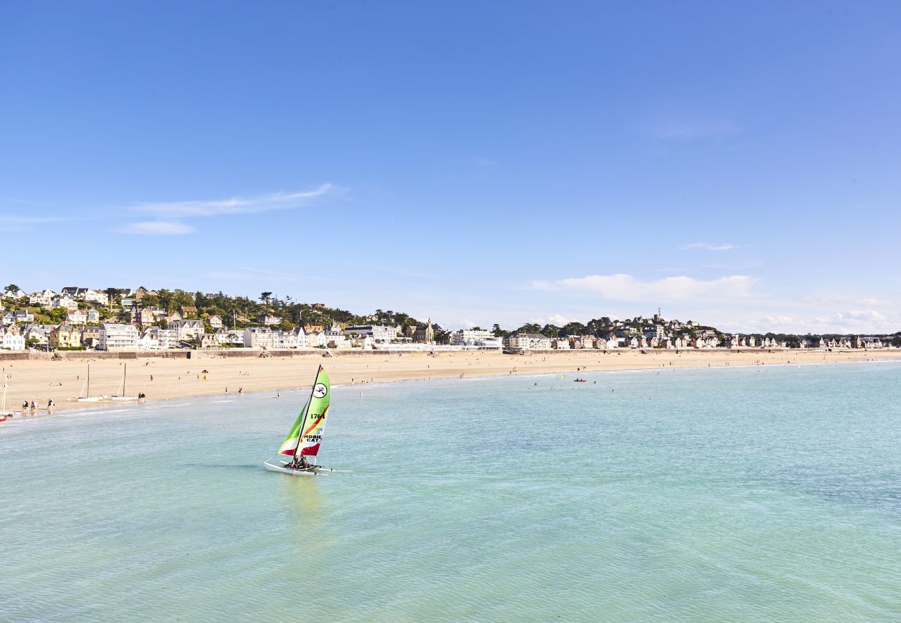 Apartment in Pléneuf-Val-André - 50m from the beach – terrace – 3 adults / 3 children