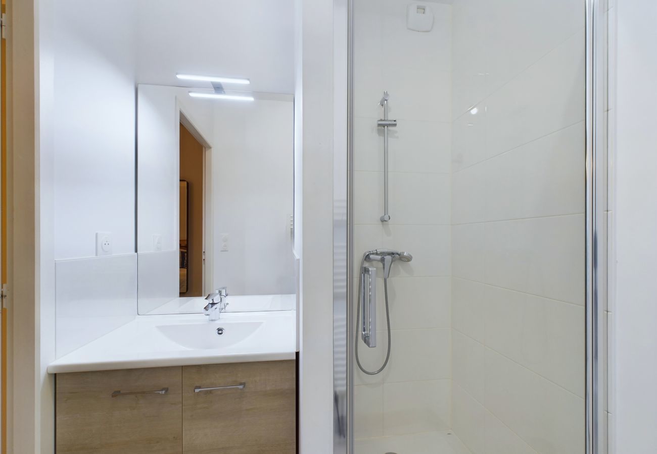 Apartment in Pléneuf-Val-André - 50m from the beach – terrace – 3 adults / 3 children