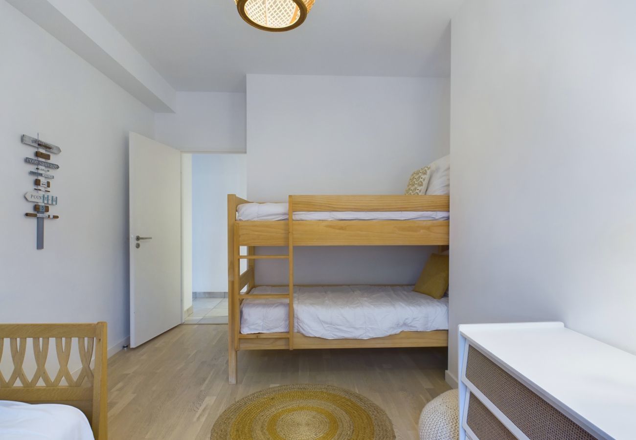 Apartment in Pléneuf-Val-André - 50m from the beach – terrace – 3 adults / 3 children