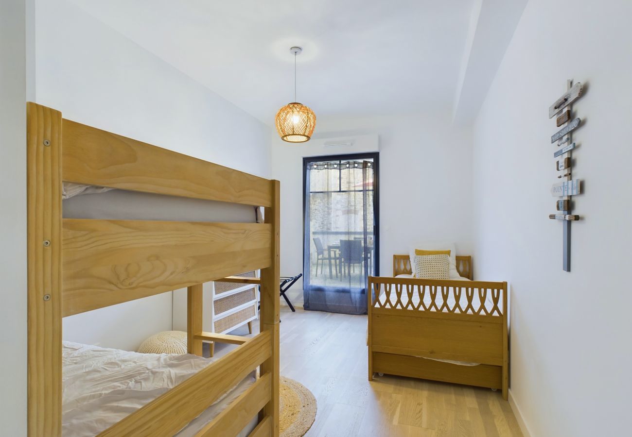 Apartment in Pléneuf-Val-André - 50m from the beach – terrace – 3 adults / 3 children