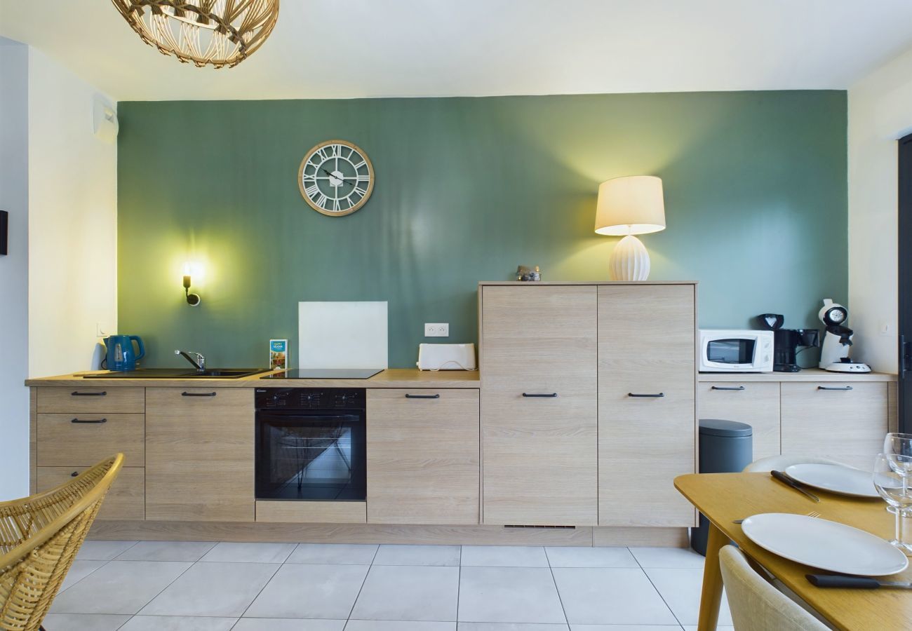Apartment in Pléneuf-Val-André - 50m from the beach – terrace – 3 adults / 3 children